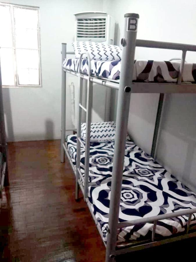 Mang Ben Dormitory Quezon City Esterno foto