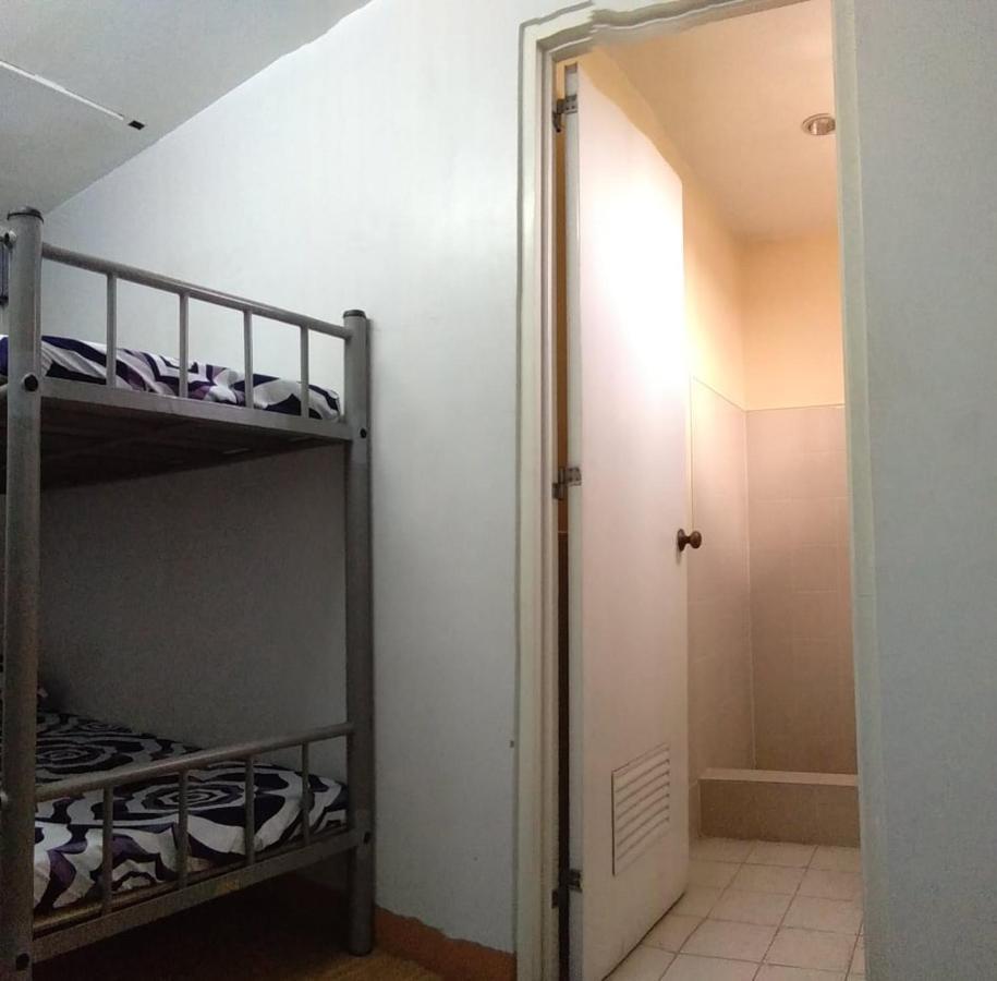 Mang Ben Dormitory Quezon City Esterno foto
