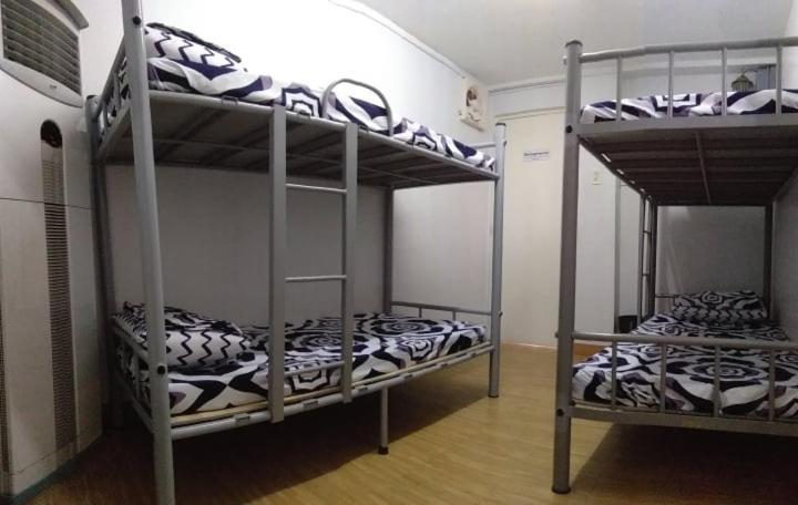 Mang Ben Dormitory Quezon City Esterno foto