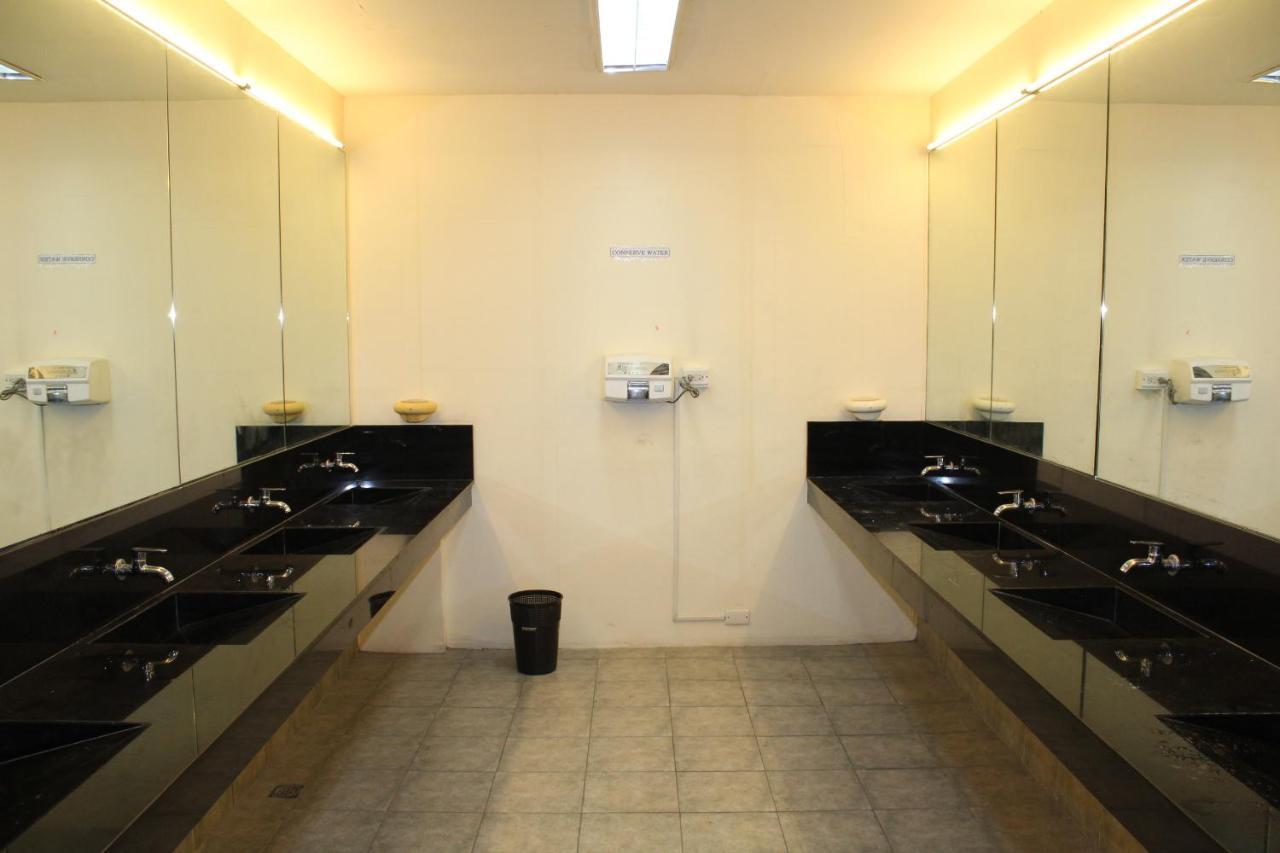Mang Ben Dormitory Quezon City Esterno foto